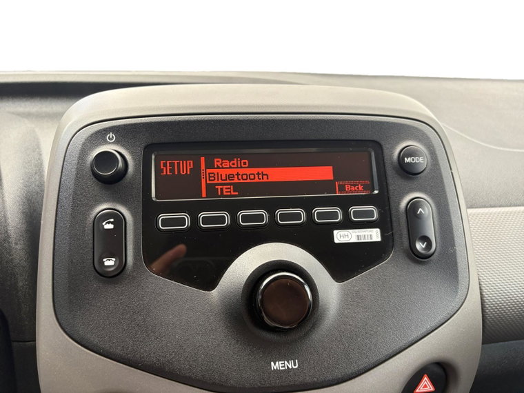 Vehicle Image 25
