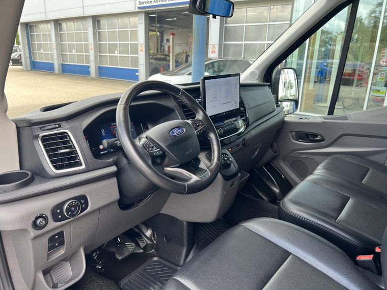 Vehicle Image 11