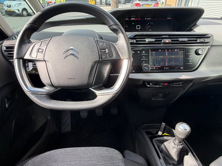 Vehicle Image 32
