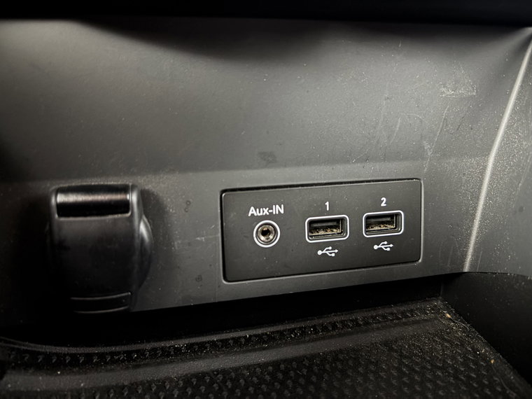 Vehicle Image 30