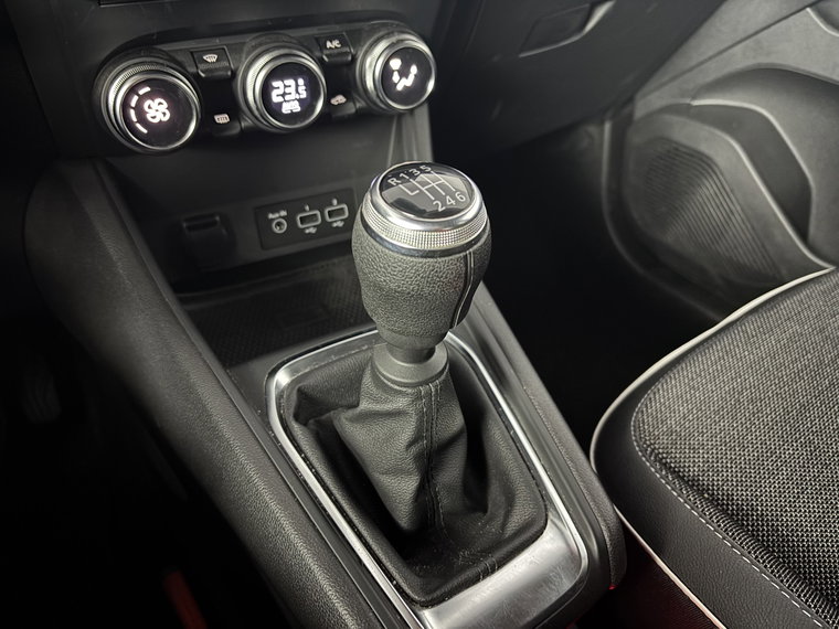 Vehicle Image 32