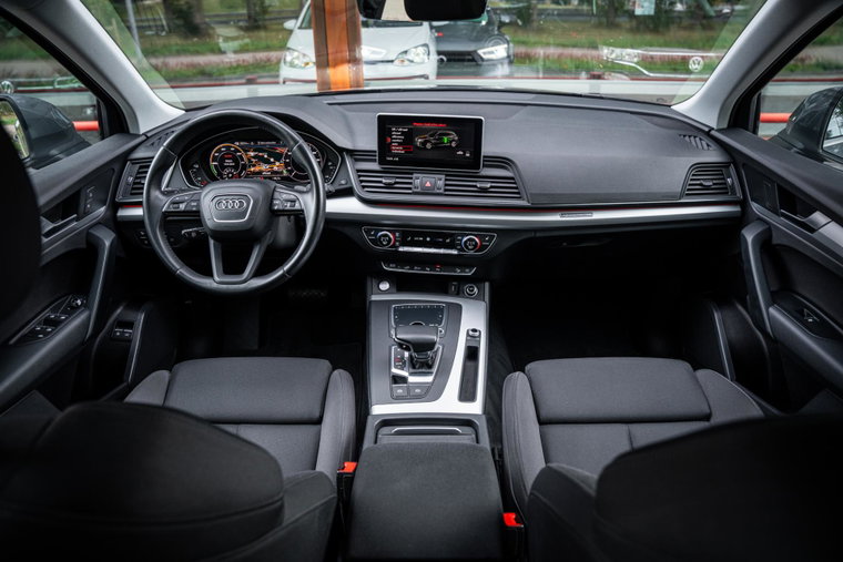 Vehicle Image 8