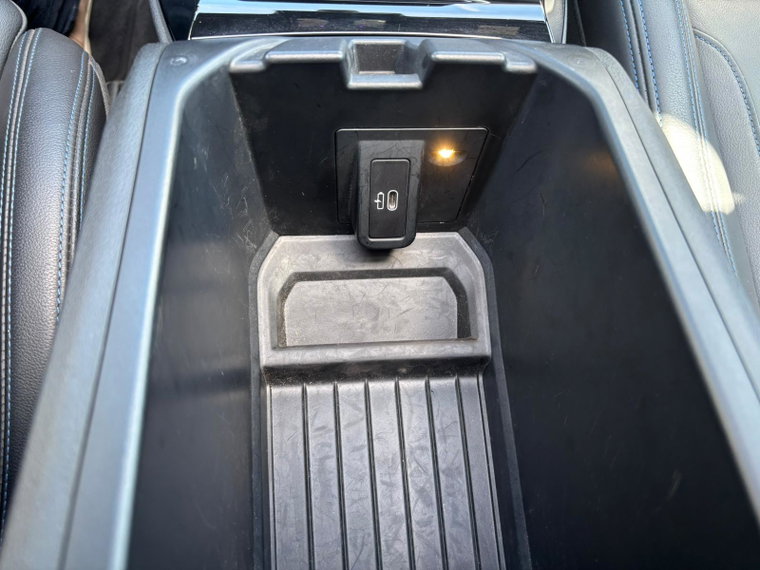 Vehicle Image 37