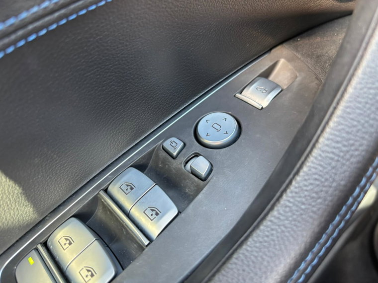 Vehicle Image 38
