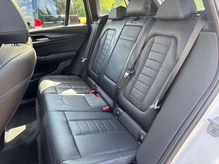 Vehicle Image 39