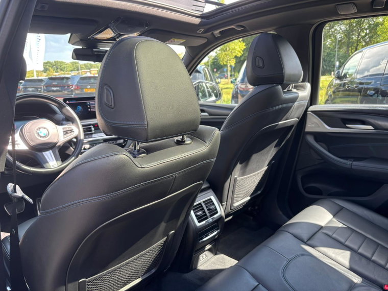Vehicle Image 40