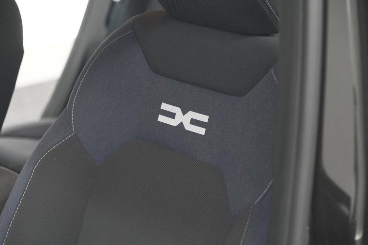 Vehicle Image 25