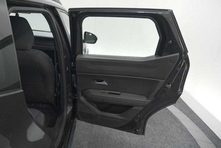 Vehicle Image 60