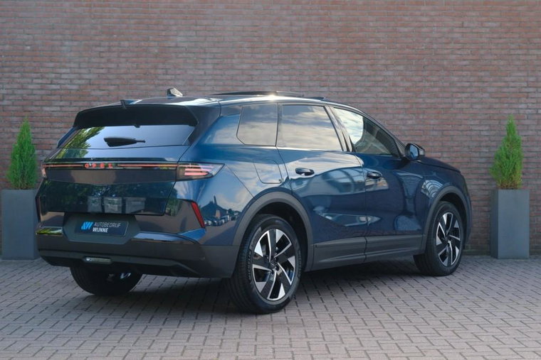 Vehicle Image 35
