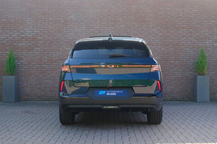 Vehicle Image 38