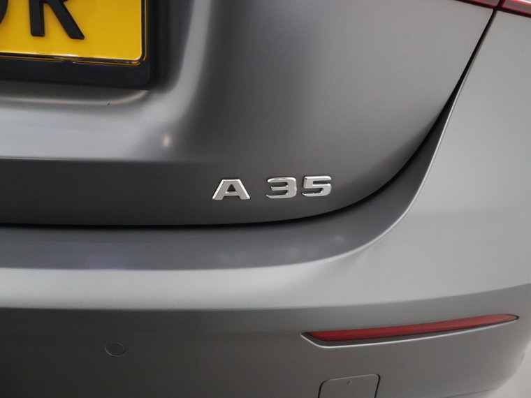 Vehicle Image 38