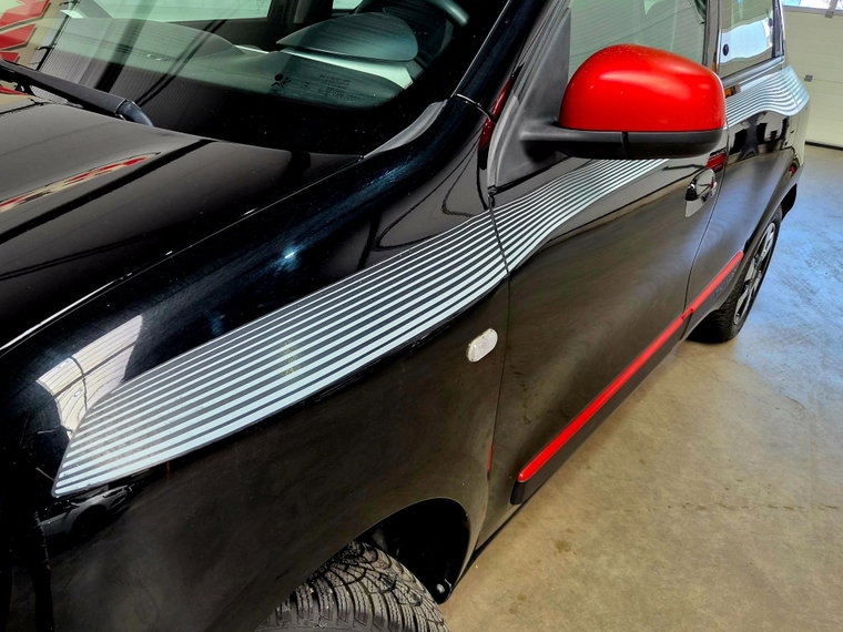 Vehicle Image 15