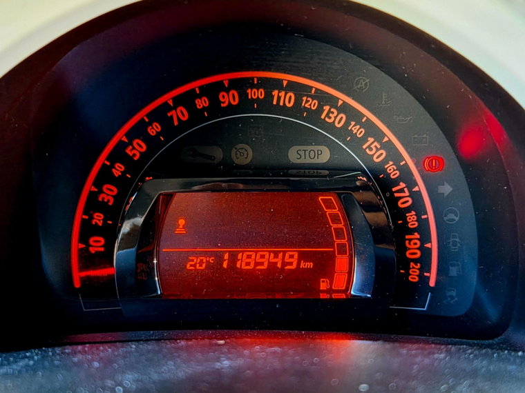 Vehicle Image 21