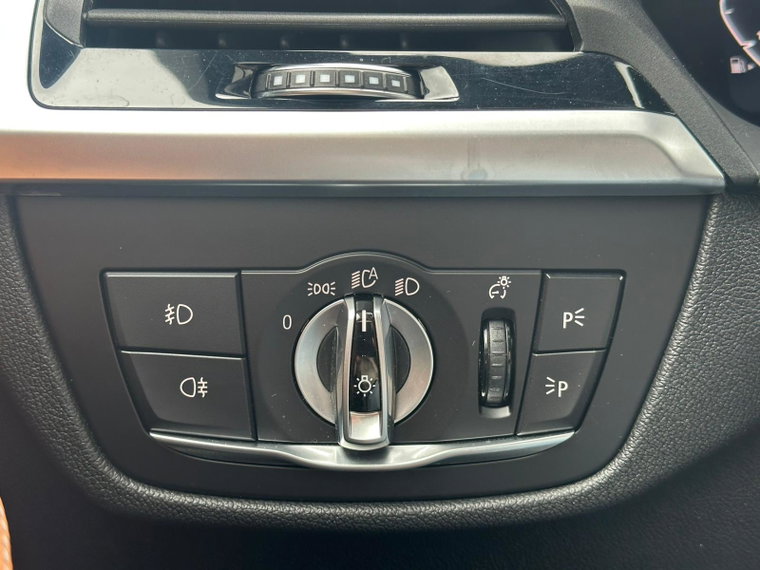 Vehicle Image 38
