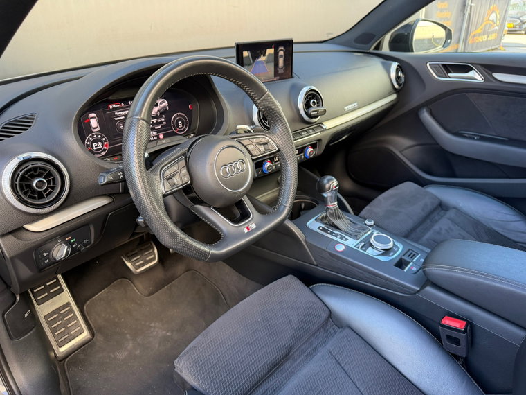 Vehicle Image 33