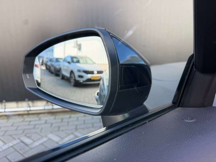 Vehicle Image 34