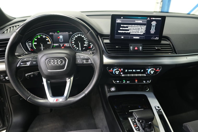 Vehicle Image 15