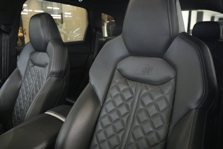 Vehicle Image 14