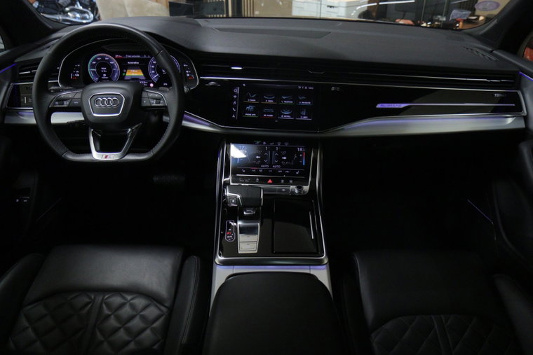 Vehicle Image 7