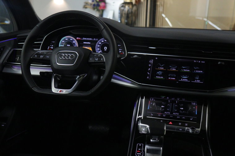 Vehicle Image 8