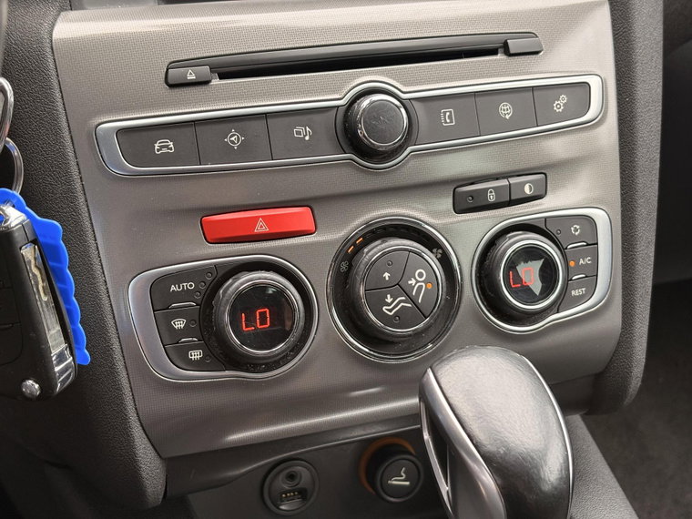 Vehicle Image 24