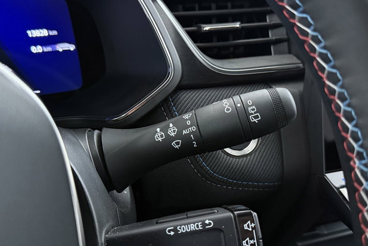 Vehicle Image 32