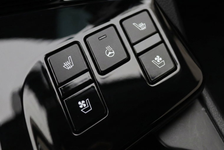 Vehicle Image 19