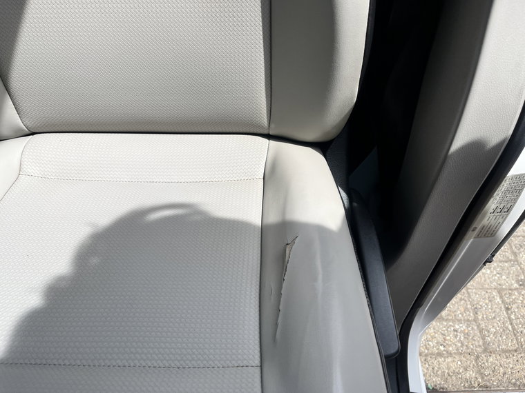 Vehicle Image 38