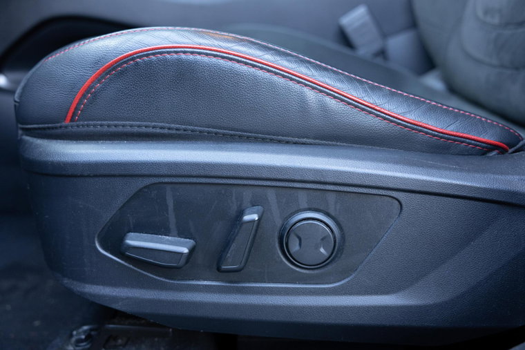 Vehicle Image 30