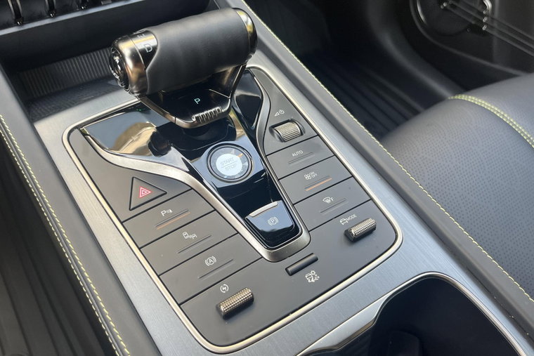 Vehicle Image 15