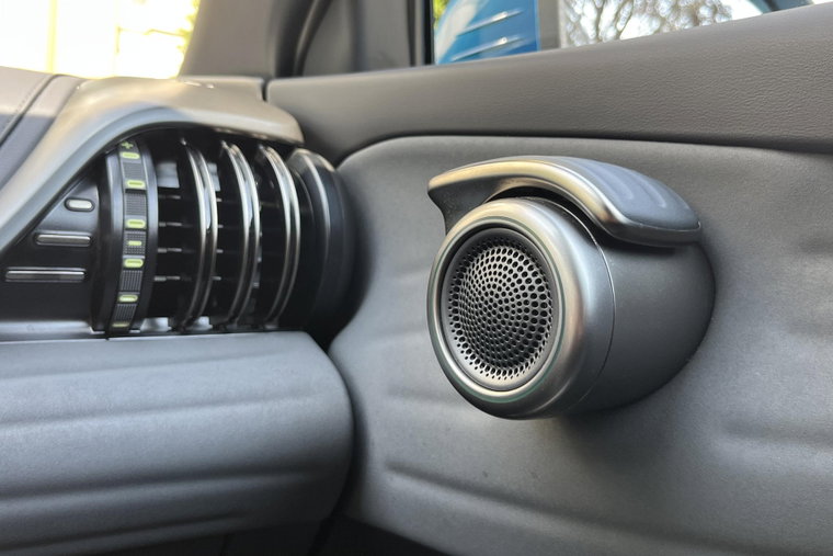 Vehicle Image 22