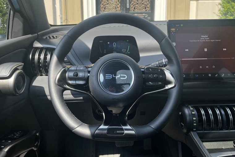 Vehicle Image 9