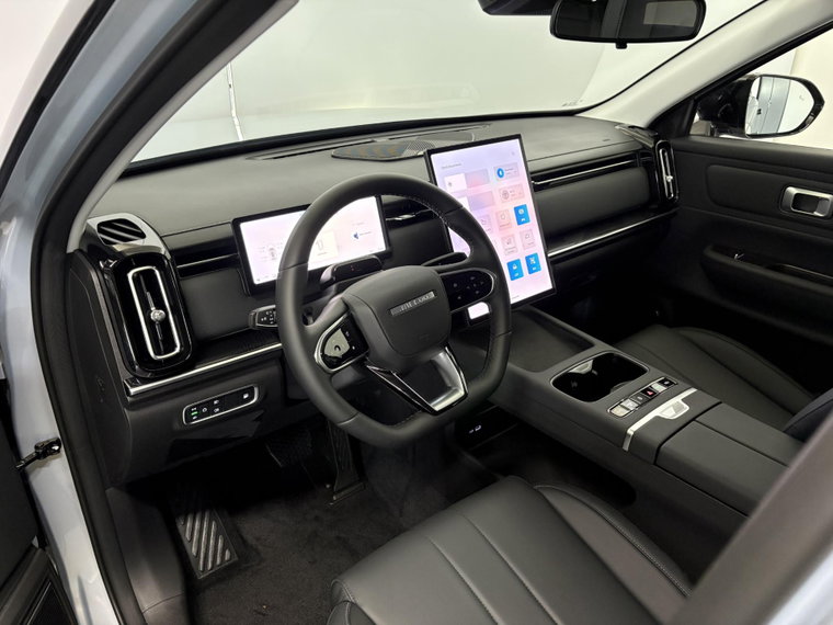 Vehicle Image 35