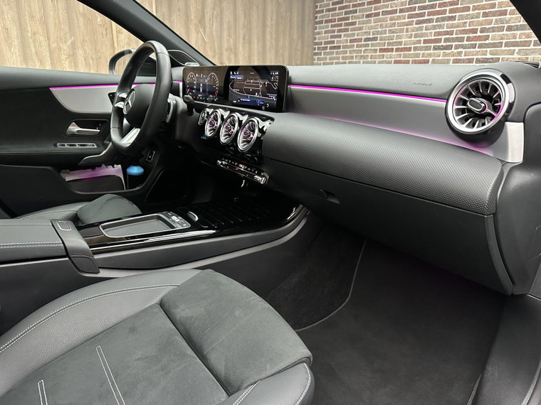 Vehicle Image 37