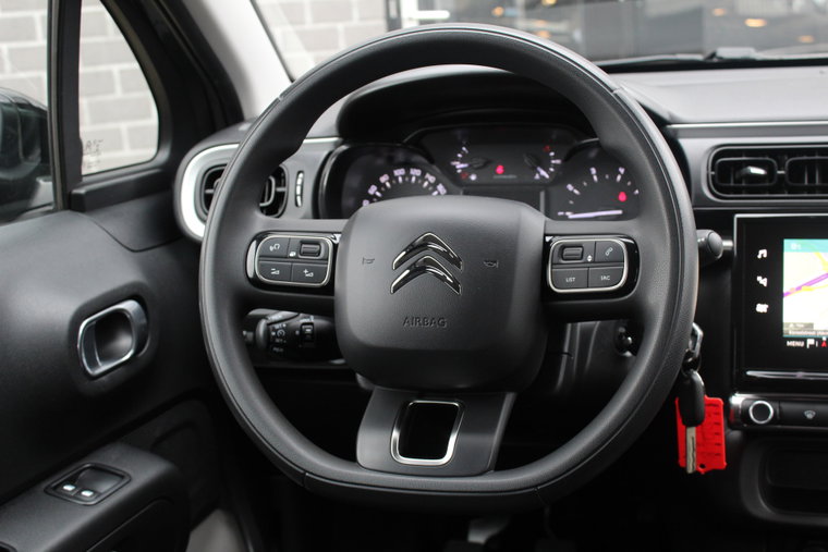 Vehicle Image 12
