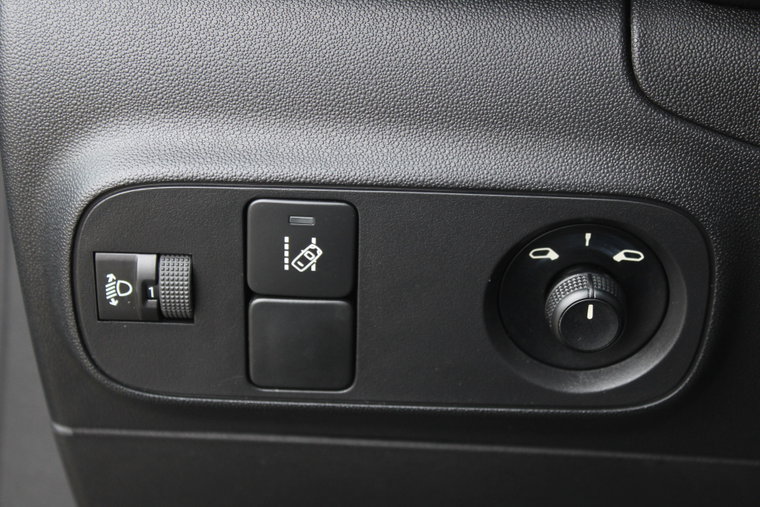 Vehicle Image 24