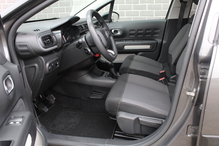 Vehicle Image 8
