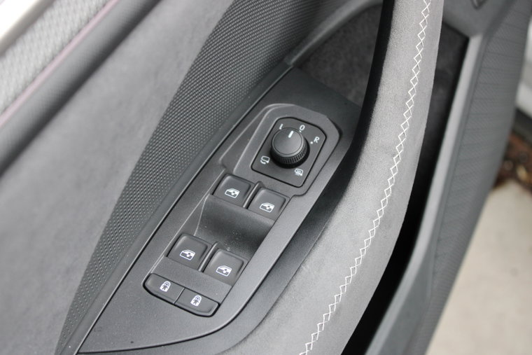Vehicle Image 32