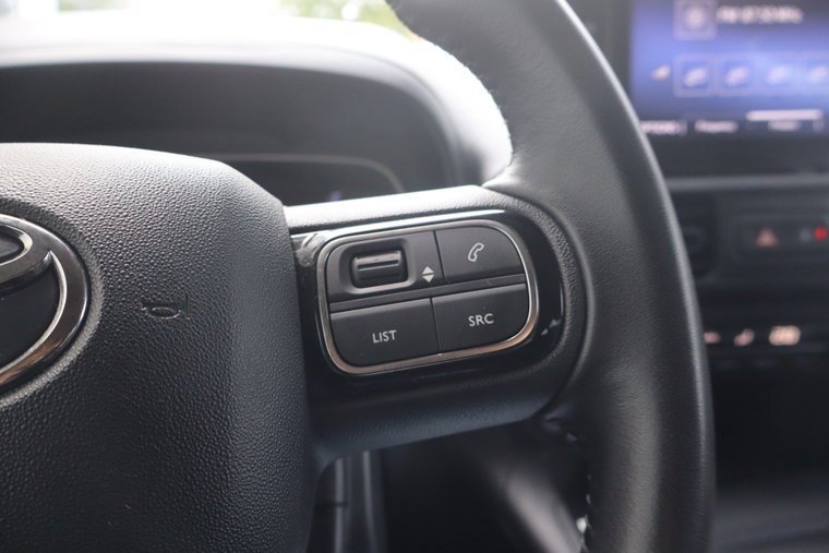 Vehicle Image 22