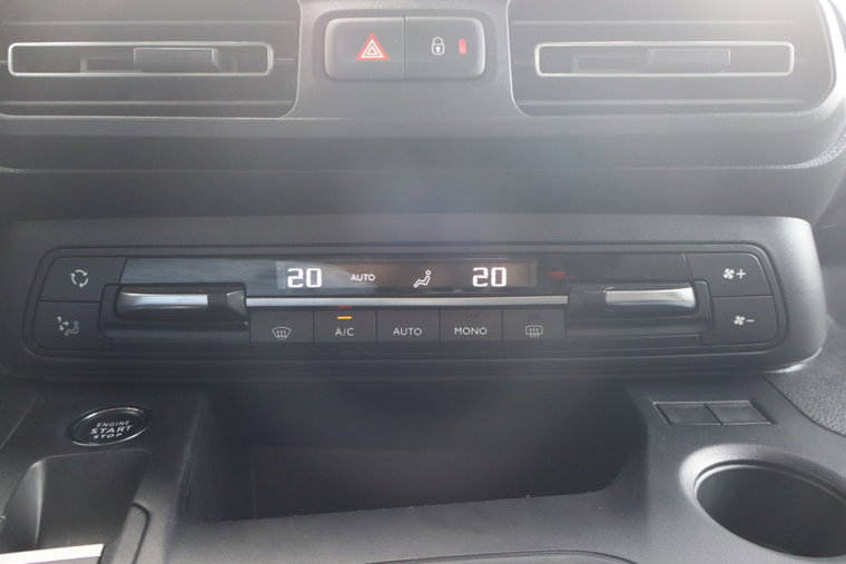Vehicle Image 26