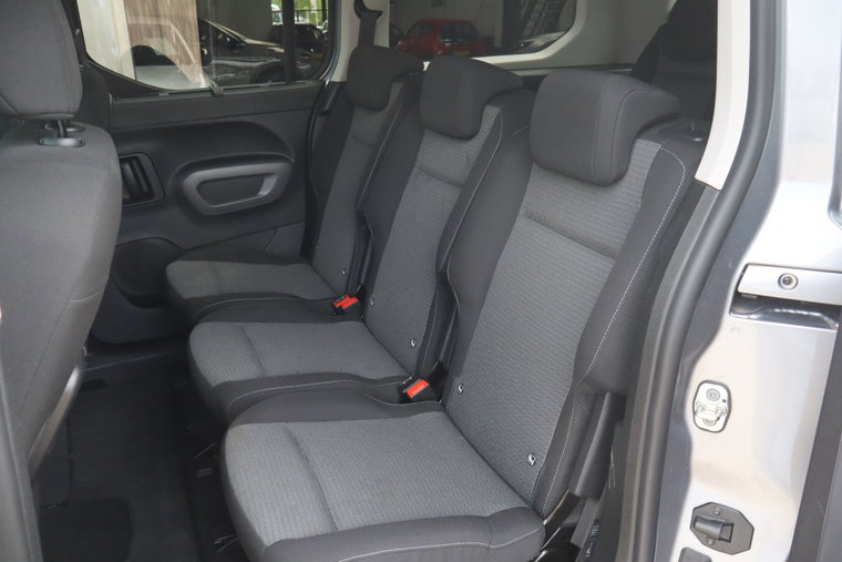 Vehicle Image 35