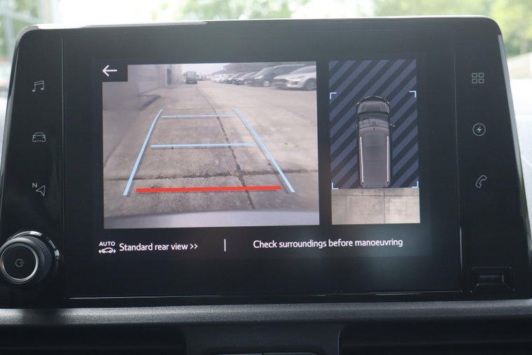 Vehicle Image 8