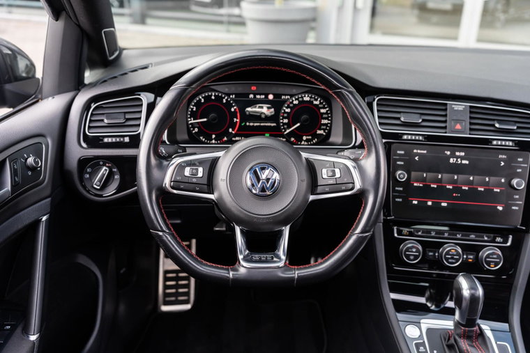 Vehicle Image 19