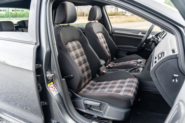 Vehicle Image 30