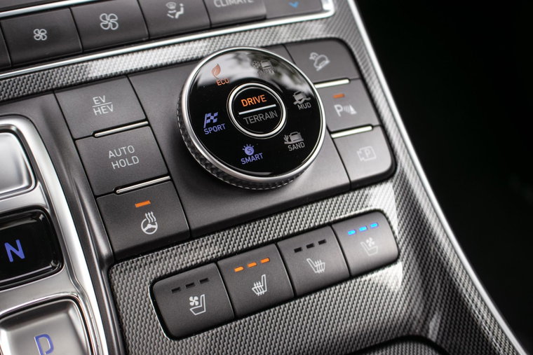 Vehicle Image 25