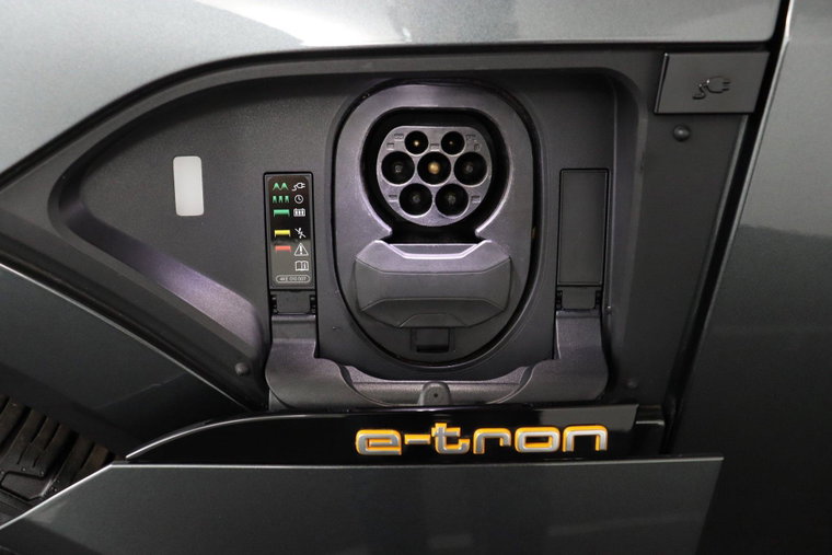 Vehicle Image 40
