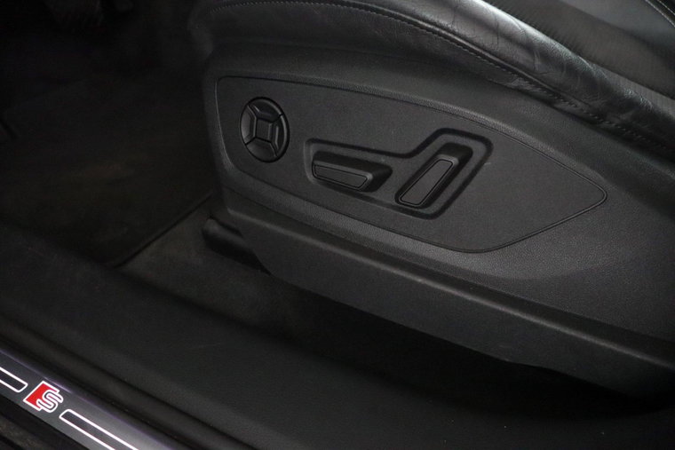 Vehicle Image 43