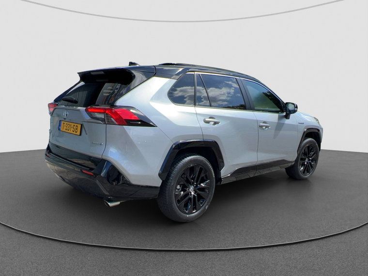 Vehicle Image 13