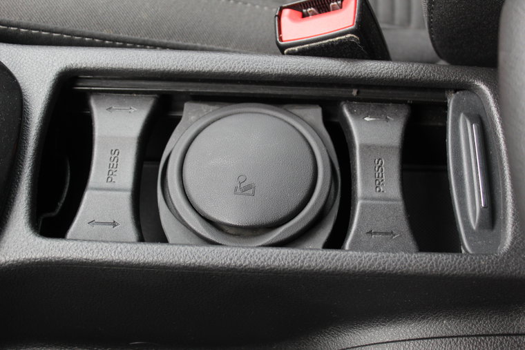 Vehicle Image 25