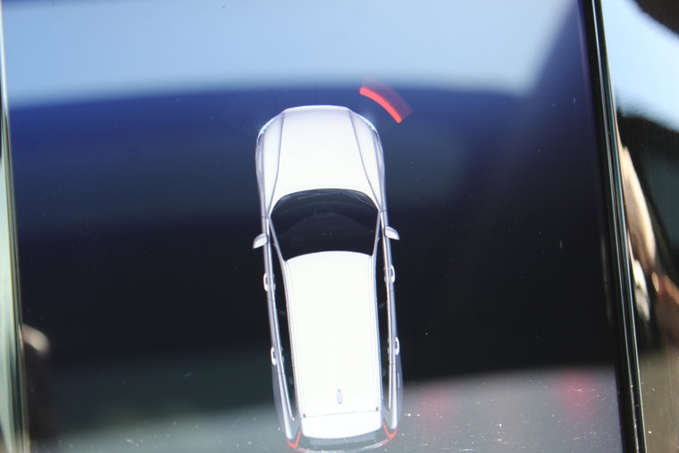 Vehicle Image 25